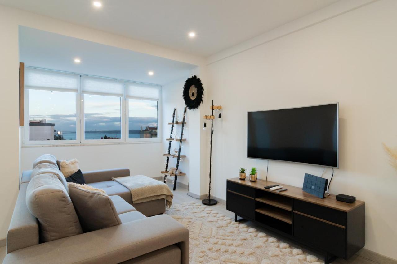 Stylish Apartment W/ River View By Lovelystay Oeiras Dış mekan fotoğraf