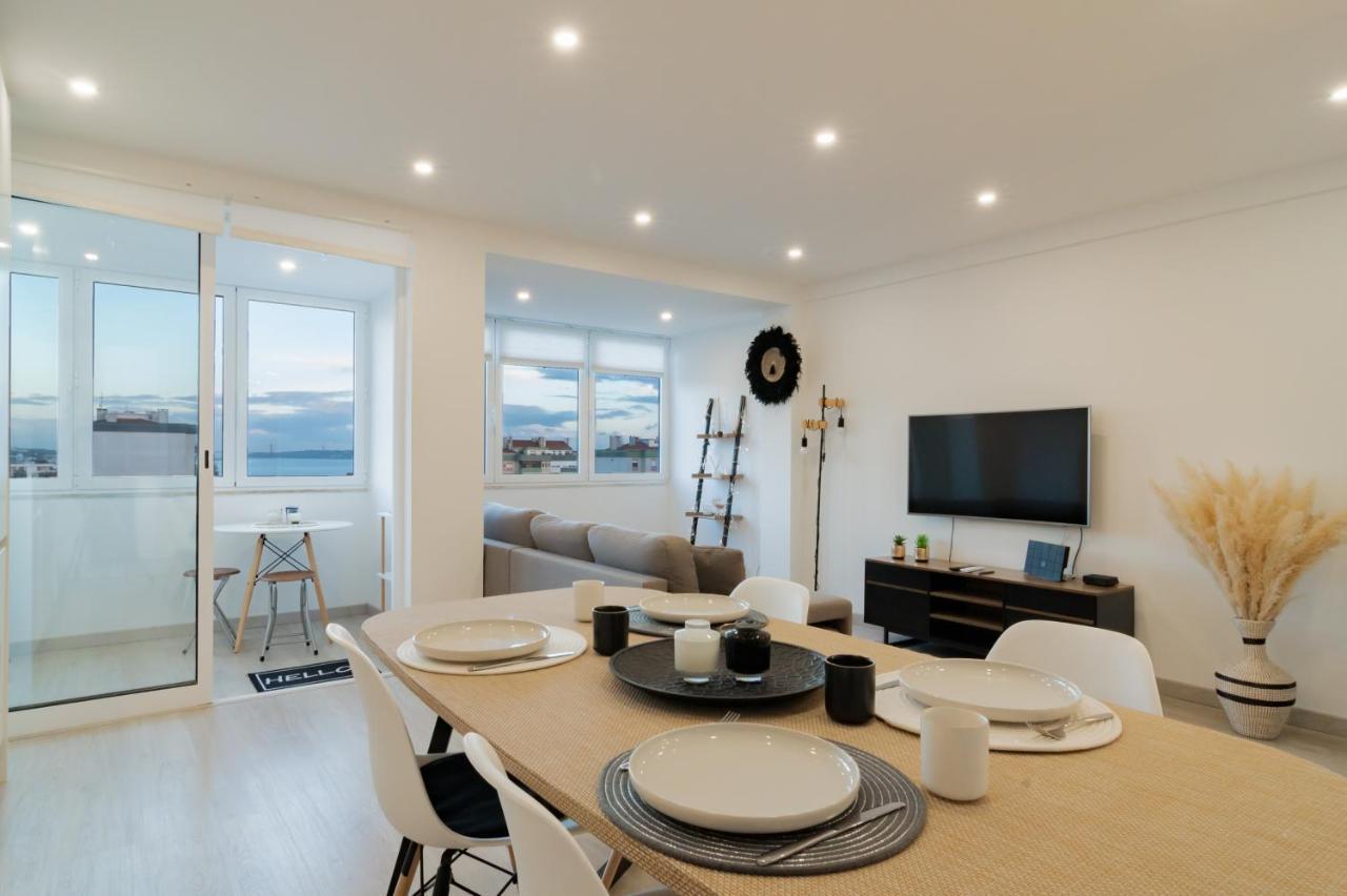 Stylish Apartment W/ River View By Lovelystay Oeiras Dış mekan fotoğraf
